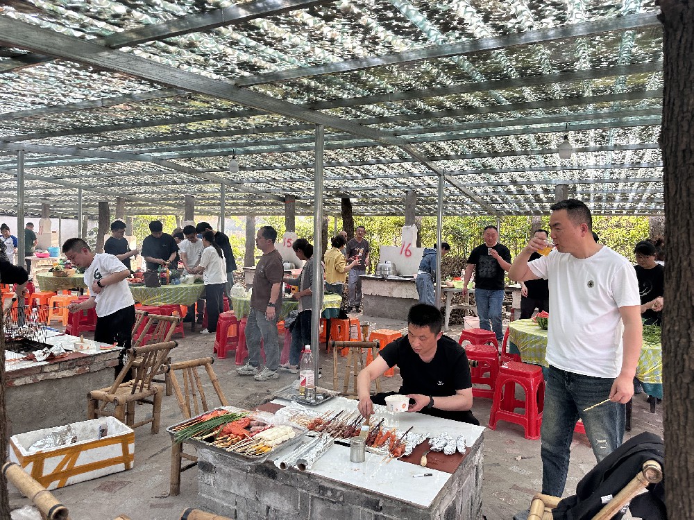 ”春日野宴，歡樂你（nǐ）我”91天堂最新在线观看燈飾野炊主題活動